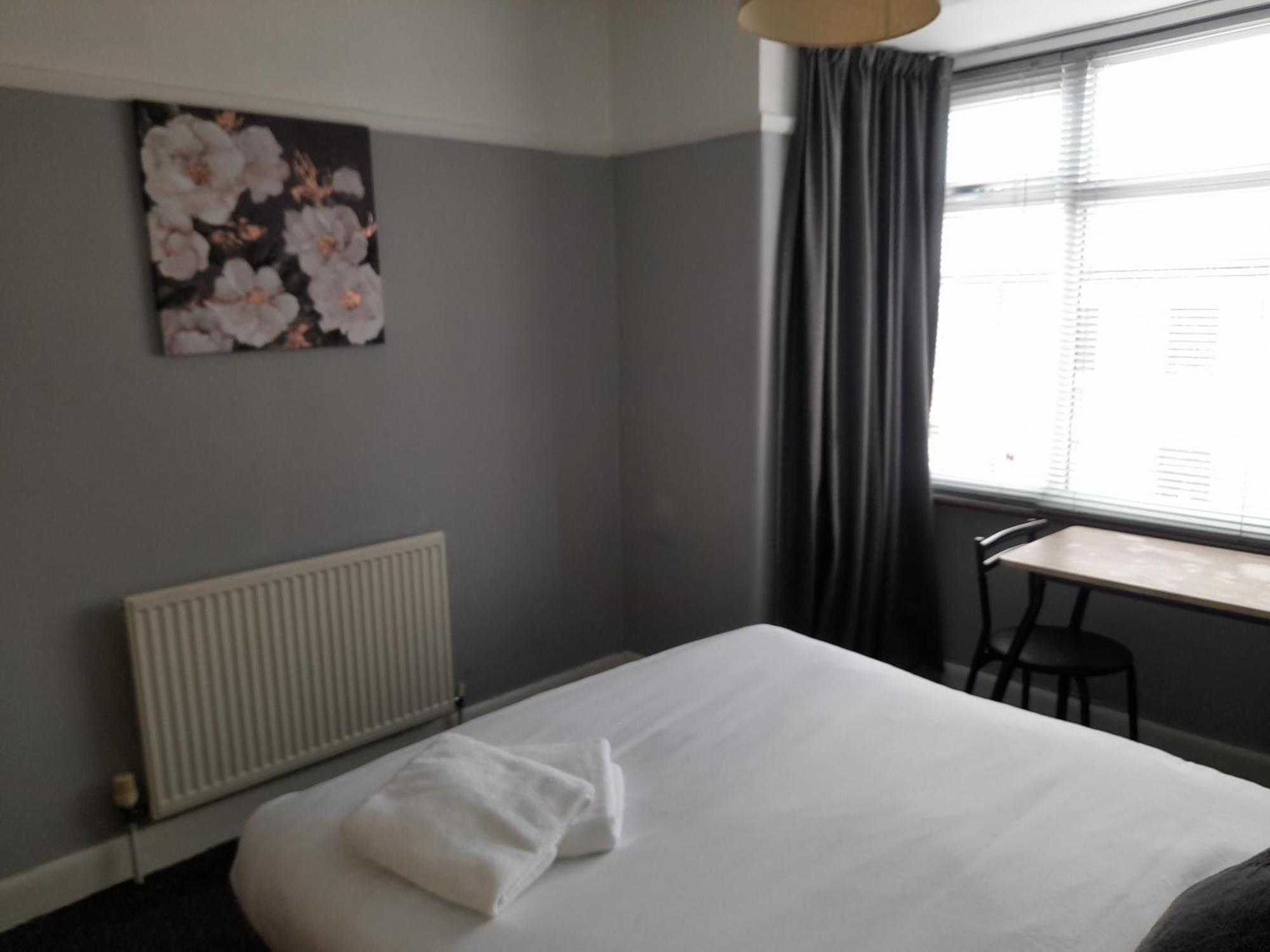 Bright 4-Bed House 15 Min To Manchester Centre Villa Exterior photo